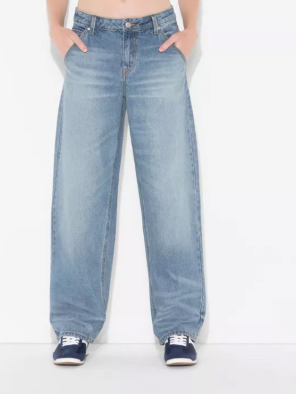 Universal Thread Mid Rise Baggy Jean NWT. Size 14